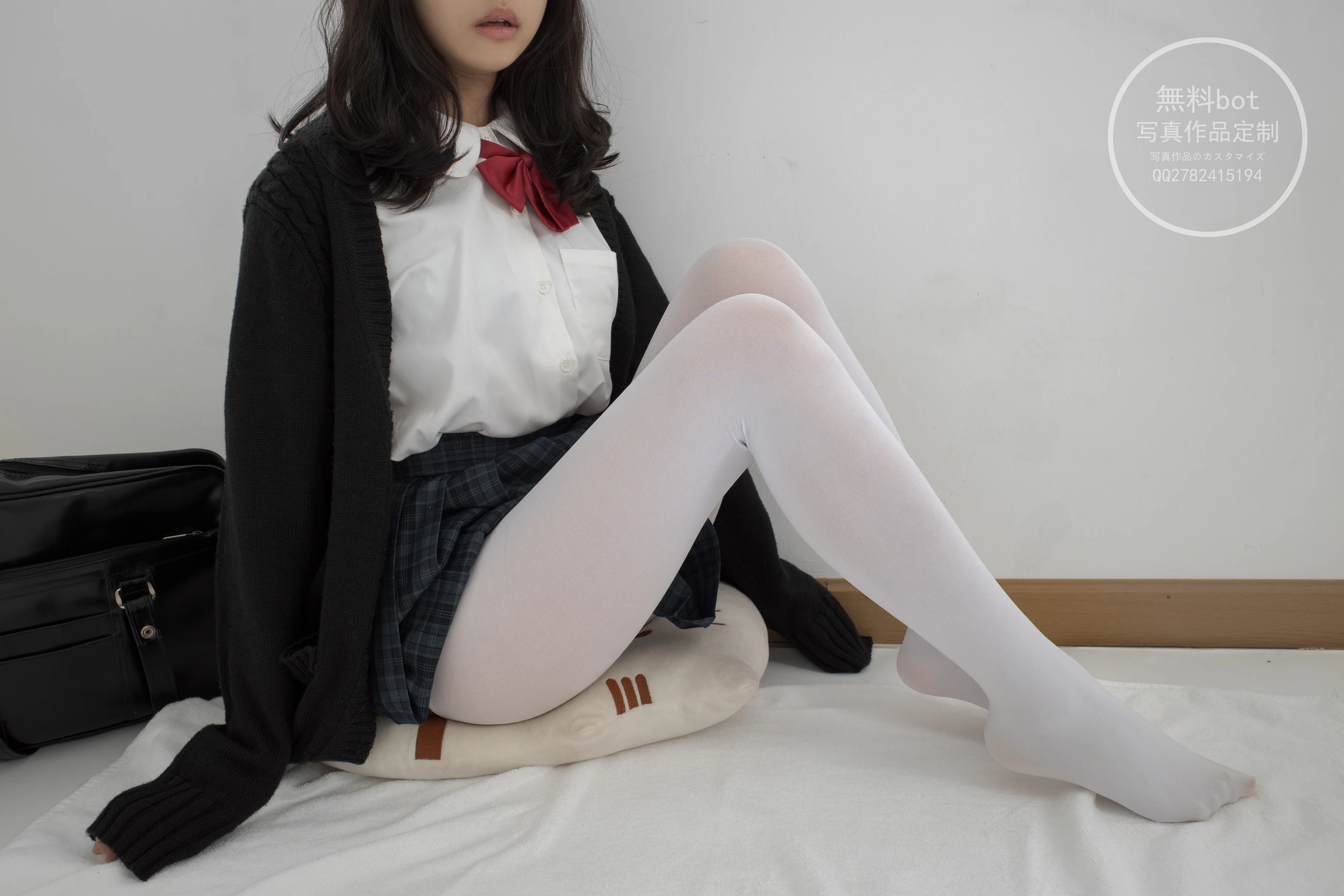 森萝财团 有料002  小香 室内JK白丝少女 [86P]插图2
